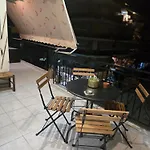 Neliflat