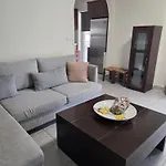 Neliflat