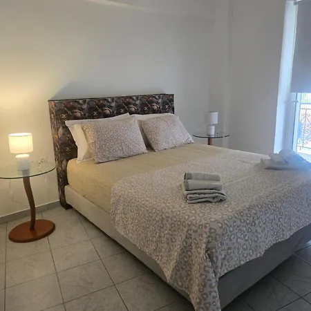 Neliflat